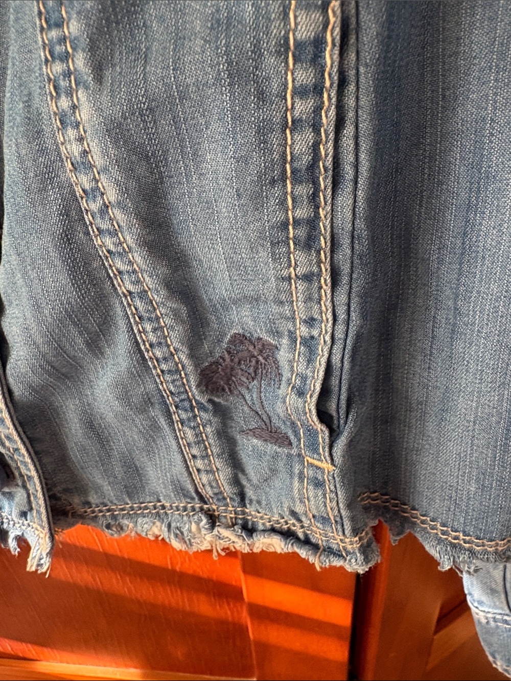 Tommy Bahama Light Wash Distressed Hem Denim Jacket in Lightweight Tencel Fabric - Picture 2 of 7